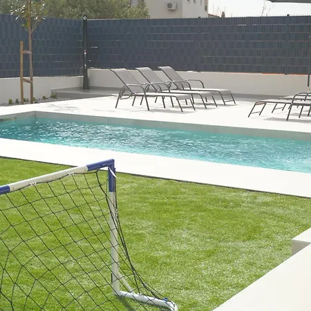 Blue Horizon With Heated Pool 4br And Skylight Villa