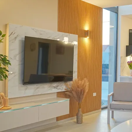 Blue Horizon With Heated Pool 4br And Skylight
