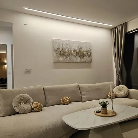 Blue Horizon With Heated Pool 4br And Skylight
