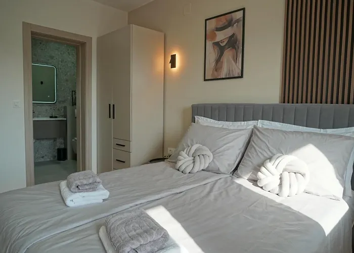 New Blue Horizon With Heated Pool *