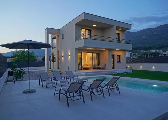Βίλα New Blue Horizon With Heated Pool Kaštela